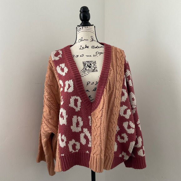 POL Anthropologie Leopard Print Cable Knit V Neck Sweater Burgundy Peach Sz L - Picture 4 of 10